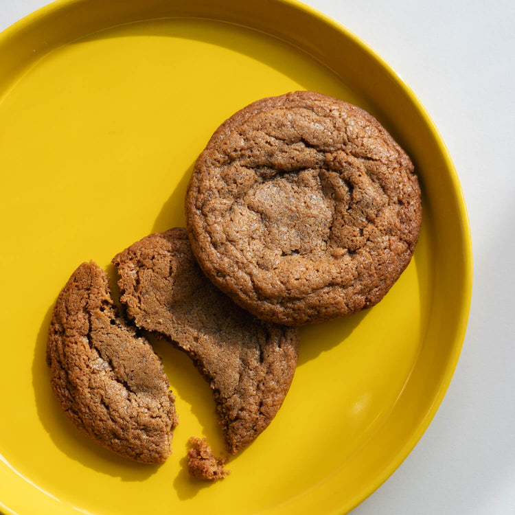 【送料無料】ディアン（周典）｜"Hugs and Chews" ギフトボックス【Spice Ginger Cookies & Choc Chunk Cookies】8枚×3箱
