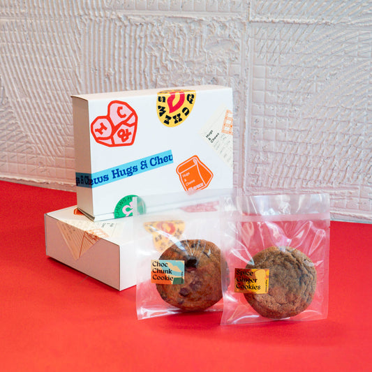 【送料無料】ディアン（周典）｜"Hugs and Chews" ギフトボックス【Spice Ginger Cookies & Choc Chunk Cookies】8枚×2箱